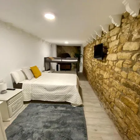 Cave بيت ضيافة لقنت